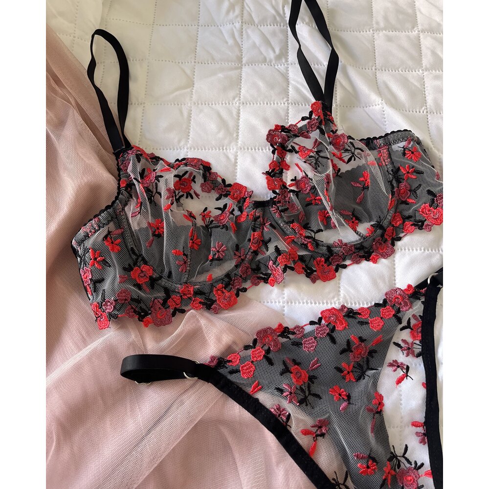 Liora Çiçek Desenli Balenli Bralet Takımı
