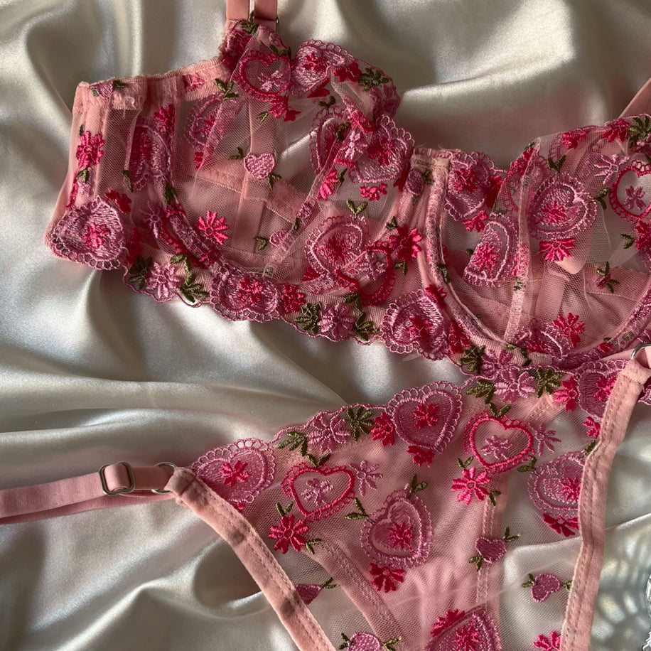 Cirella Pembe Çiçek Desenli Bralet Takım