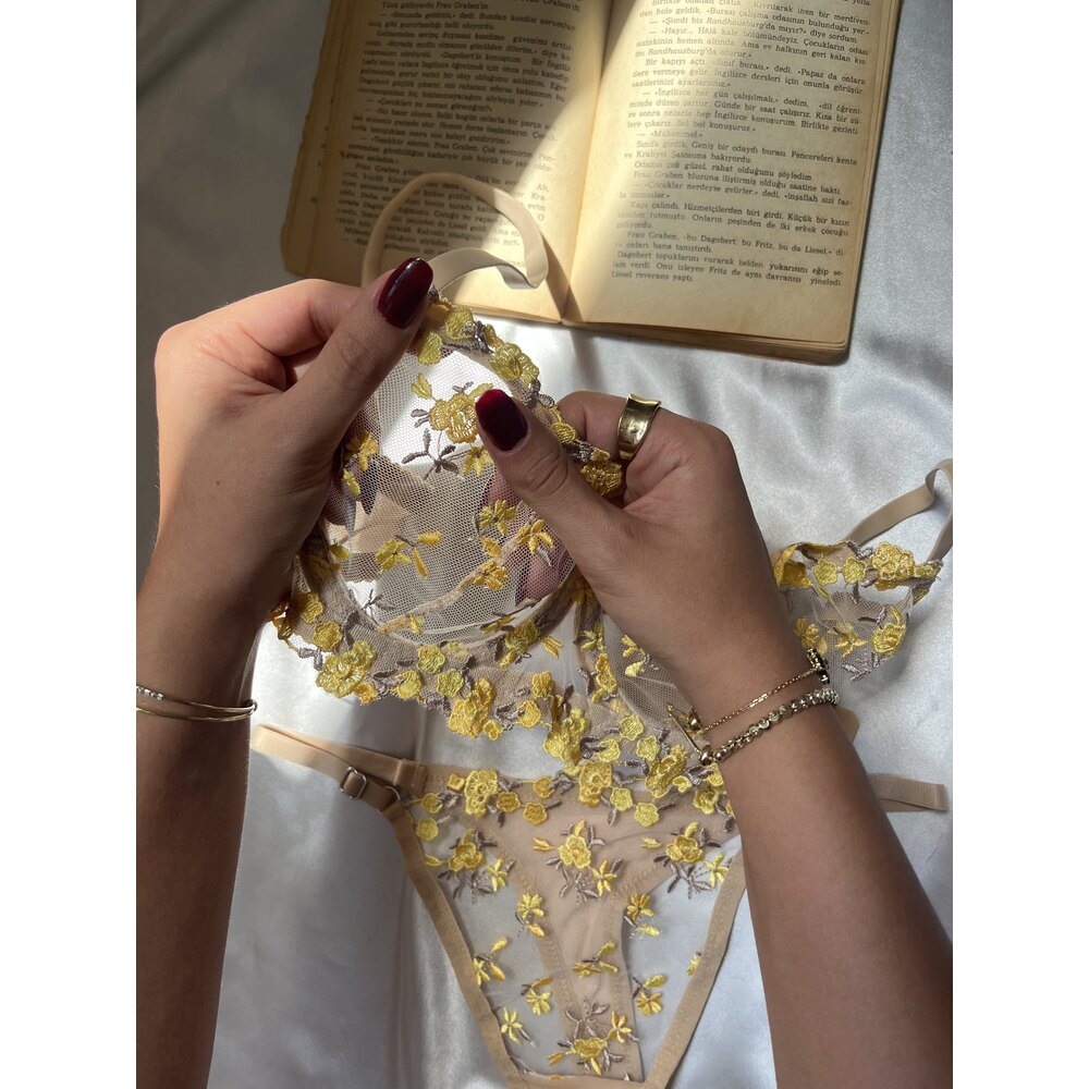 Olivia Sarı Balenli Bralet Takım